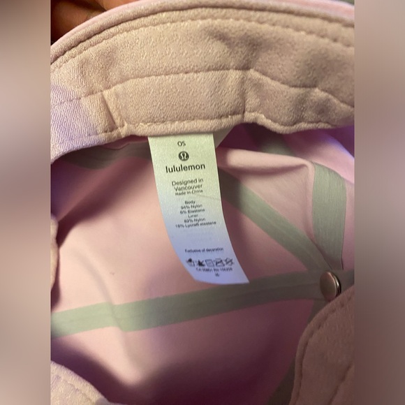 Lululemon hat - Picture 3 of 4